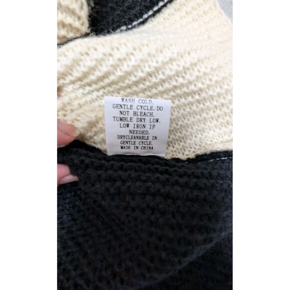 Women's Sweater Size XL Turtleneck Thick Knit Tan Black - Picture 9 of 10